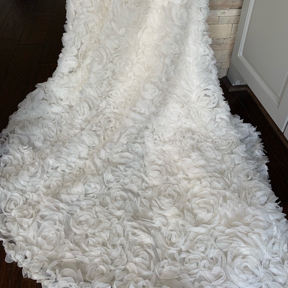 Wedding Dress - Picture 3 of 7